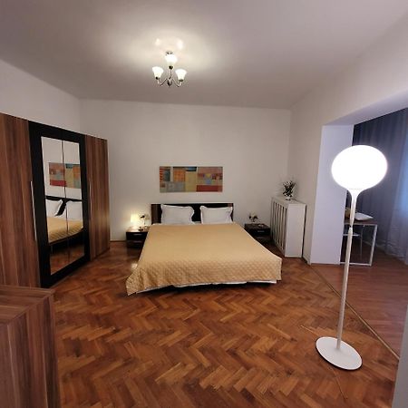 Anastasia Bratianu Apart 24 A Self Check From 2 Pm Bucharest Room photo
